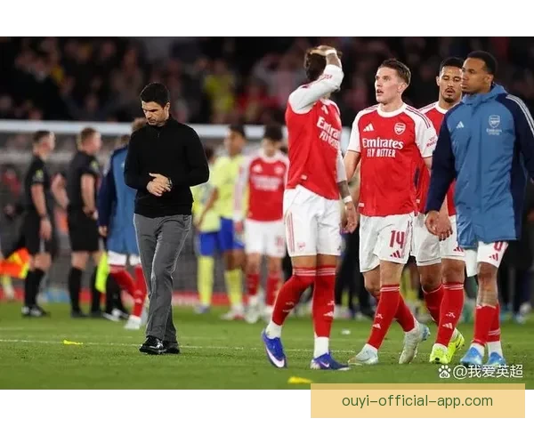 13天连丢两冠阿森纳球迷愤怒抗议塔帅被骂掉链子可悲羞耻
