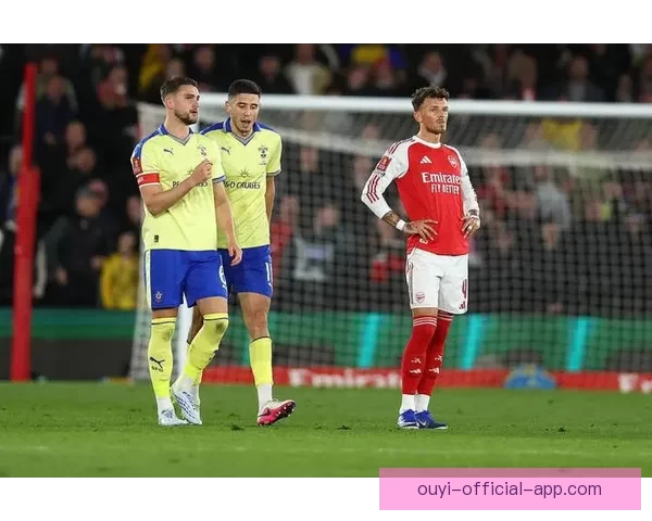 13天连丢两冠阿森纳球迷怒喷塔帅称队伍可悲羞耻