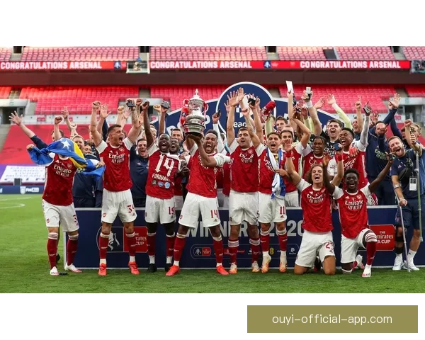 13天连丢两冠阿森纳球迷怒喷塔帅称队伍可悲羞耻